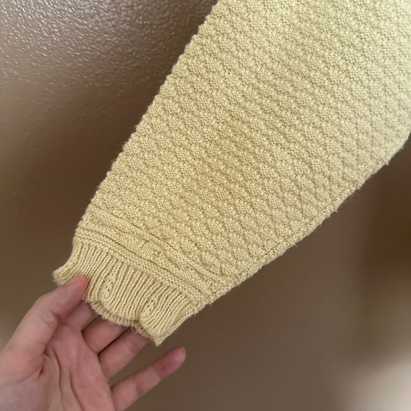 Vintage Basic Editions Butter Yellow Sweater Size M - Picture 6 of 6